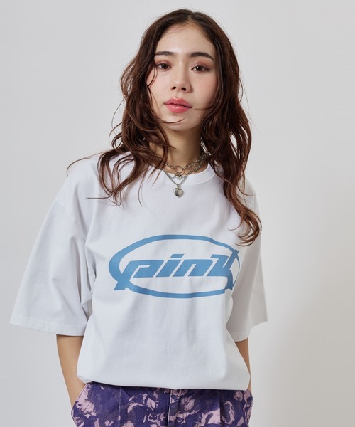 atmos pink(アトモスピンク)の「atmos pink Oval Logo T-shirt / アトモス ピンク オーバル ロゴ T-シャツ(Tシャツ/カットソー・レディース・ホワイト/ピンク/ブラック・FREE)」の2枚目の写真