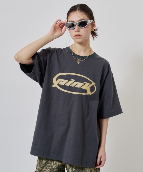atmos pink(アトモスピンク)の「atmos pink Oval Logo T-shirt / アトモス ピンク オーバル ロゴ T-シャツ(Tシャツ/カットソー・レディース・ホワイト/ピンク/ブラック・FREE)」の1枚目の写真