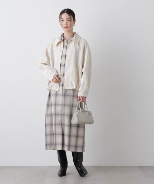 NANO universe（ナノユニバース）の「撥水＆花粉ガード コクーンシルエットジップブルゾン（ブルゾン・レディース・アイボリー/ブラック/ベージュ・FREE）」の13枚目の写真