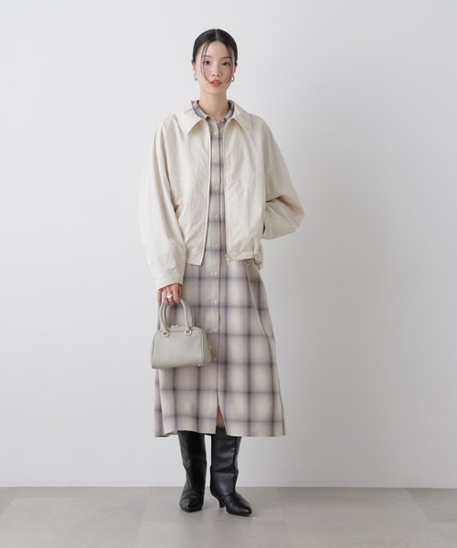 NANO universe（ナノユニバース）の「撥水＆花粉ガード コクーンシルエットジップブルゾン（ブルゾン・レディース・アイボリー/ブラック/ベージュ・FREE）」の16枚目の写真