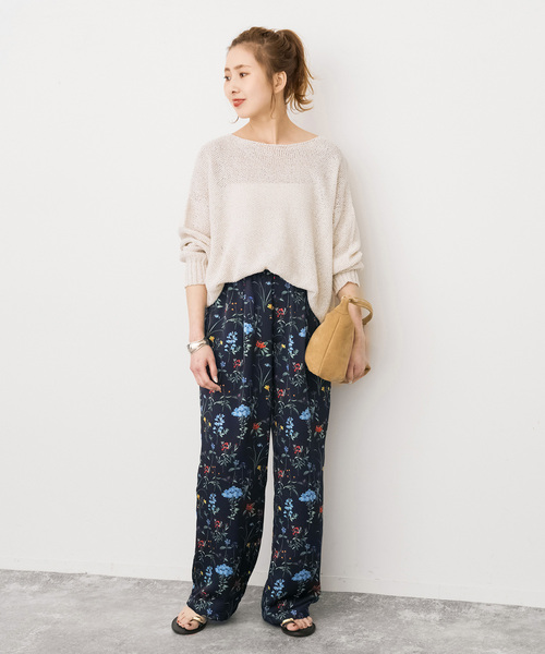 Spick & Span（スピックアンドスパン）の「TICCA / ティッカ 別注フラワープリントパンツ*（その他パンツ・レディース・ネイビー・FREE）」の2枚目の写真