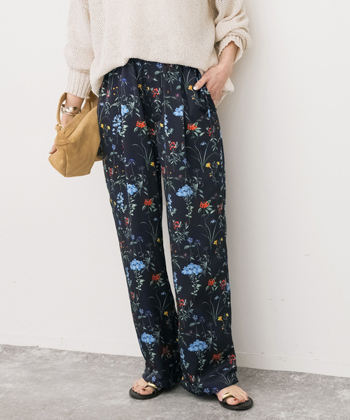 Spick & Span（スピックアンドスパン）の「TICCA / ティッカ 別注フラワープリントパンツ*（その他パンツ・レディース・ネイビー・FREE）」の3枚目の写真