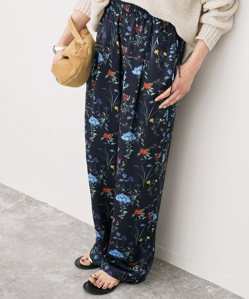 Spick & Span（スピックアンドスパン）の「TICCA / ティッカ 別注フラワープリントパンツ*（その他パンツ・レディース・ネイビー・FREE）」の8枚目の写真