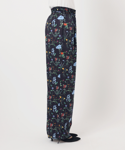 Spick & Span（スピックアンドスパン）の「TICCA / ティッカ 別注フラワープリントパンツ*（その他パンツ・レディース・ネイビー・FREE）」の14枚目の写真