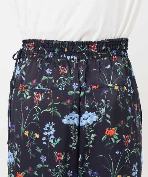 Spick & Span（スピックアンドスパン）の「TICCA / ティッカ 別注フラワープリントパンツ*（その他パンツ・レディース・ネイビー・FREE）」の16枚目の写真