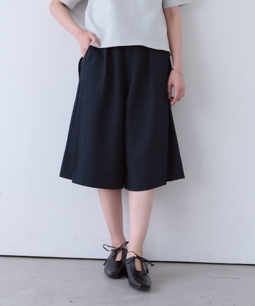 SOYEN(ソイエン)の「リネンライクバミューダタックハーフパンツ/セットアップ可(その他パンツ・レディース・ネイビー/ブラウン・F)」の9枚目の写真