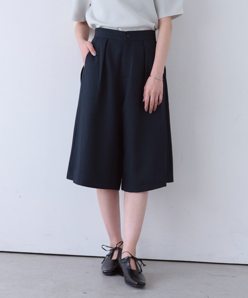 SOYEN(ソイエン)の「リネンライクバミューダタックハーフパンツ/セットアップ可(その他パンツ・レディース・ネイビー/ブラウン・F)」の20枚目の写真