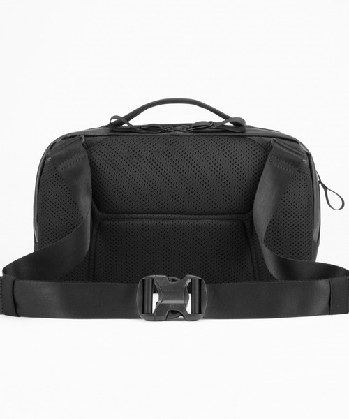 ace.（エース）の「ショルダーバッグ ラグマスター2 6L 8インチタブレット 17764（ショルダーバッグ・メンズ・カーキ/ブラック・FREE）」の3枚目の写真