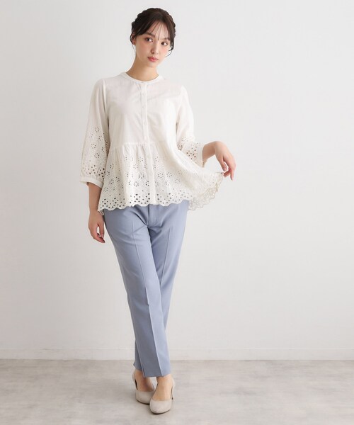 LAURA ASHLEY(ローラアシュレイ)の「【羽織に使える/コットン100%】キャンブリックカットワークブラウス(シャツ/ブラウス・レディース・ネイビー/オフホワイト/グリーン系・40/38)」の5枚目の写真