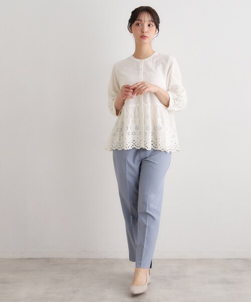LAURA ASHLEY(ローラアシュレイ)の「【羽織に使える/コットン100%】キャンブリックカットワークブラウス(シャツ/ブラウス・レディース・ネイビー/オフホワイト/グリーン系・40/38)」の6枚目の写真