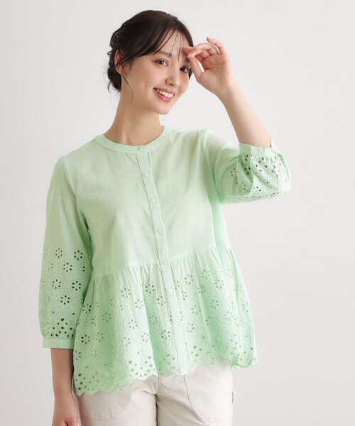 LAURA ASHLEY(ローラアシュレイ)の「【羽織に使える/コットン100%】キャンブリックカットワークブラウス(シャツ/ブラウス・レディース・ネイビー/オフホワイト/グリーン系・40/38)」の8枚目の写真