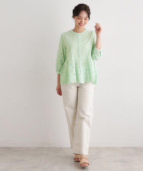 LAURA ASHLEY(ローラアシュレイ)の「【羽織に使える/コットン100%】キャンブリックカットワークブラウス(シャツ/ブラウス・レディース・ネイビー/オフホワイト/グリーン系・40/38)」の9枚目の写真