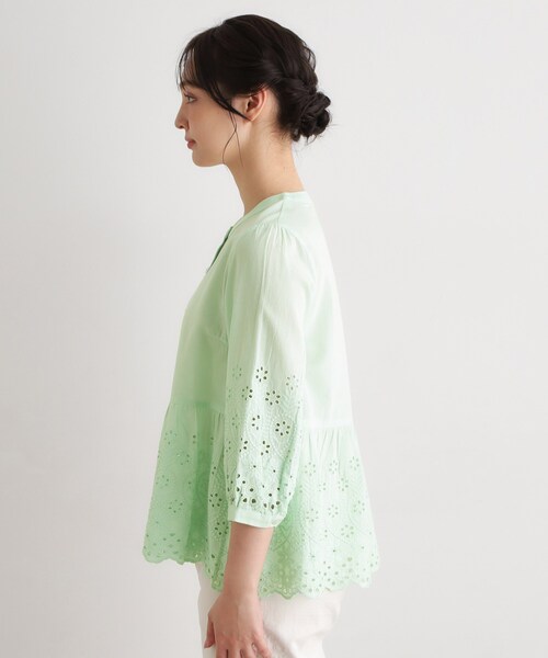 LAURA ASHLEY(ローラアシュレイ)の「【羽織に使える/コットン100%】キャンブリックカットワークブラウス(シャツ/ブラウス・レディース・ネイビー/オフホワイト/グリーン系・40/38)」の17枚目の写真