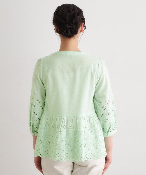 LAURA ASHLEY(ローラアシュレイ)の「【羽織に使える/コットン100%】キャンブリックカットワークブラウス(シャツ/ブラウス・レディース・ネイビー/オフホワイト/グリーン系・40/38)」の18枚目の写真