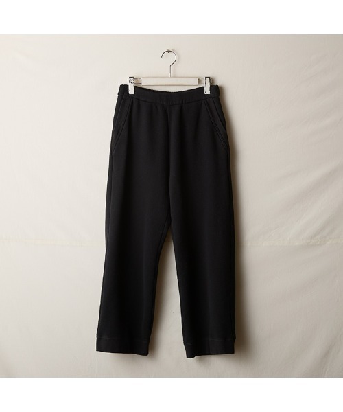 suzuki takayuki(スズキタカユキ)の「sweat pants/wide-straight(スウェットパンツ・レディース・ブラック/グレー/アイボリー/ブラウン・01/02/00)」の1枚目の写真