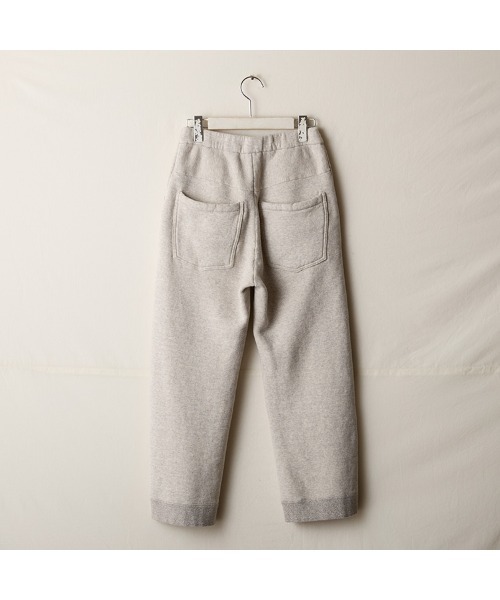 suzuki takayuki(スズキタカユキ)の「sweat pants/wide-straight(スウェットパンツ・レディース・ブラック/グレー/アイボリー/ブラウン・01/02/00)」の6枚目の写真
