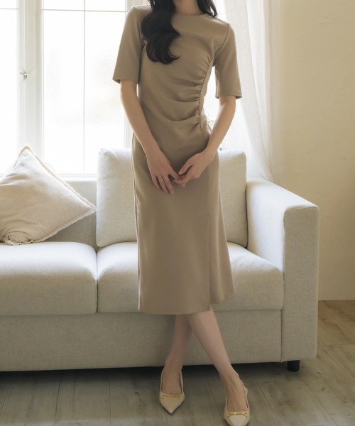 NEUNA(ヌナ)の「【韓国select item】ドレープウエストミディワンピース(ワンピース・レディース・ベージュ/ブラック・FREE)」の6枚目の写真