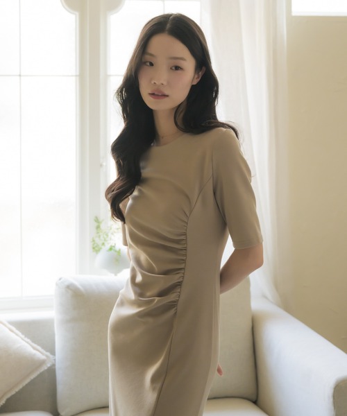 NEUNA(ヌナ)の「【韓国select item】ドレープウエストミディワンピース(ワンピース・レディース・ベージュ/ブラック・FREE)」の9枚目の写真