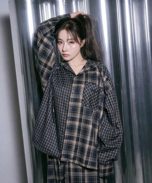 ANDGEEBEE(アンジービー)の「ドッキングチェックフーディシャツ(シャツ/ブラウス・レディース・ネイビー/ブラック・FREE)」の1枚目の写真