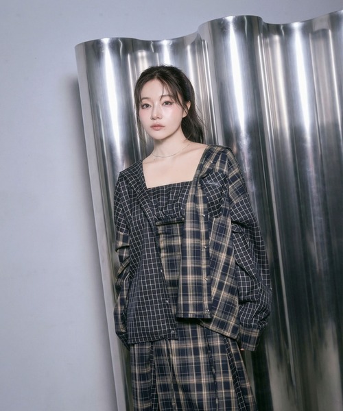 ANDGEEBEE(アンジービー)の「ドッキングチェックフーディシャツ(シャツ/ブラウス・レディース・ネイビー/ブラック・FREE)」の4枚目の写真