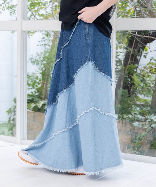 ScoLar（スカラー）の「ScoLar(スカラー) 蝶刺繍or配色 スパイラル切替フリンジデニムスカート（デニムスカート・レディース・ネイビー・MEDIUM）」の16枚目の写真