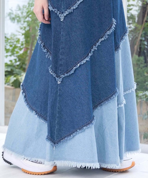 ScoLar（スカラー）の「ScoLar(スカラー) 蝶刺繍or配色 スパイラル切替フリンジデニムスカート（デニムスカート・レディース・ネイビー・MEDIUM）」の19枚目の写真