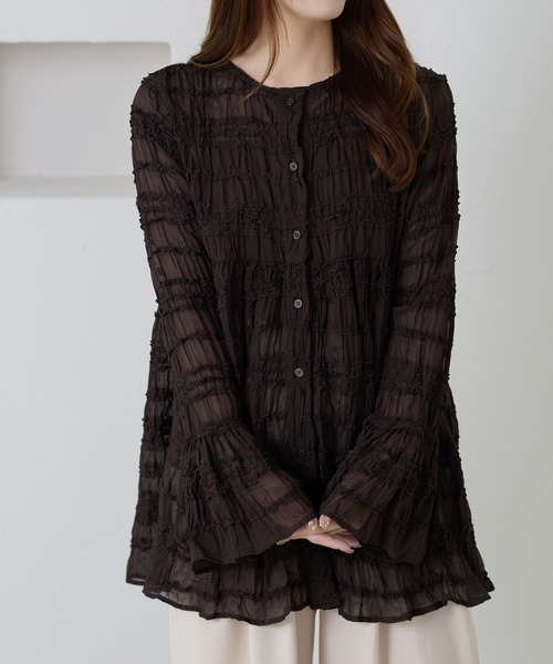 apres jour clair（アプレジュールクレア）の「【apres jour clair】シャーリングシアーフリルチュニック（シャツ/ブラウス・レディース・グリーン系その他/ダークブラウン/アイボリー・フリー/X-LARGE）」の2枚目の写真