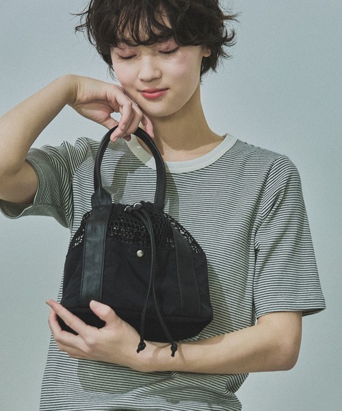 LAKOLE（ラコレ）の「メッシュコンビ巾着ショルダーバッグ / 633917（ショルダーバッグ・レディース・ブラック/ブラウン/ベージュ・FREE）」の2枚目の写真