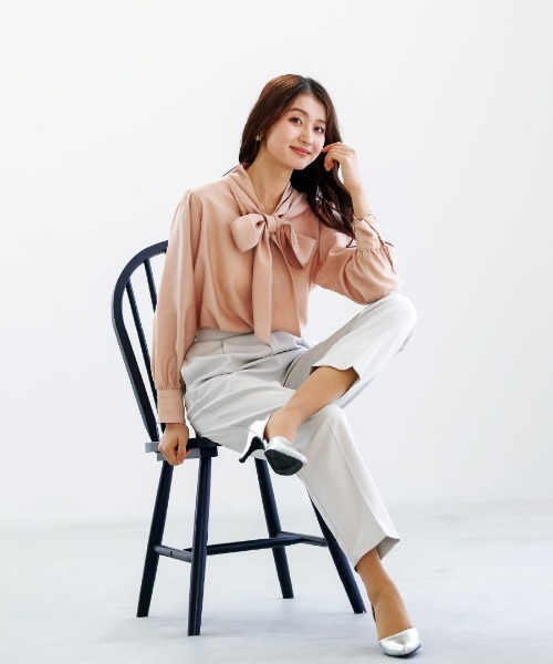 White Collection（ホワイトコレクション）の「【サステナブル素材】オックスシャンブレー・ソフトテーパードパンツ（その他パンツ・レディース・ライトグレー/ブラック・S/M/L）」の4枚目の写真