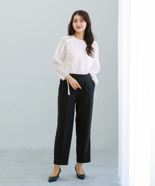 White Collection（ホワイトコレクション）の「【サステナブル素材】オックスシャンブレー・ソフトテーパードパンツ（その他パンツ・レディース・ライトグレー/ブラック・S/M/L）」の9枚目の写真