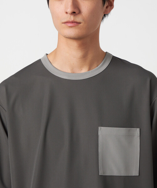 COMME CA ISM(コムサイズム)の「軽量スクエアジャカード フェイクレイヤードTシャツ(Tシャツ/カットソー・メンズ・グレー/ブラック/ネイビー・LARGE/MEDIUM)」の17枚目の写真