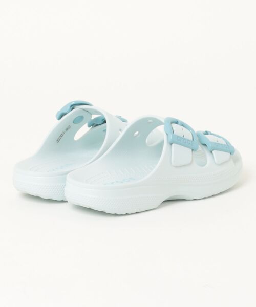crocs(クロックス)の「クロックス サタデー エナメル バックル サンダル W / crocs SaturdayEnamelBuckleSandalW(サンダル・レディース・ライトブルー/アイボリー・25cm/24cm/23cm/22cm/27cm/26cm/21cm)」の4枚目の写真