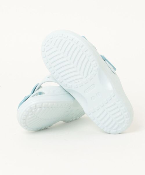crocs(クロックス)の「クロックス サタデー エナメル バックル サンダル W / crocs SaturdayEnamelBuckleSandalW(サンダル・レディース・ライトブルー/アイボリー・25cm/24cm/23cm/22cm/27cm/26cm/21cm)」の3枚目の写真