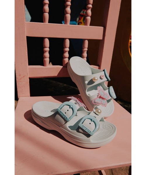 crocs(クロックス)の「クロックス サタデー エナメル バックル サンダル W / crocs SaturdayEnamelBuckleSandalW(サンダル・レディース・ライトブルー/アイボリー・25cm/24cm/23cm/22cm/27cm/26cm/21cm)」の6枚目の写真