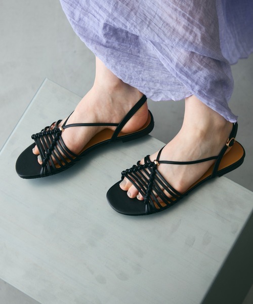 Trish(トリッシュ)の「メッシュストラップサンダル(サンダル・レディース・ゴールド/ブラック・LARGE/MEDIUM)」の4枚目の写真