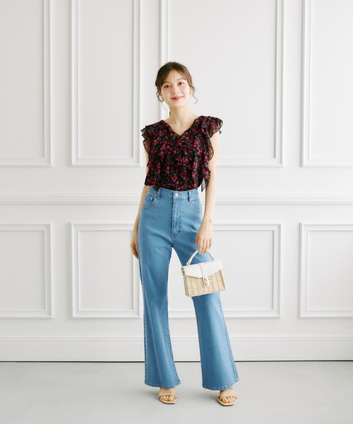 tocco closet（トッコ　クローゼット）の「バックシアーリボン付きセミフレアストレッチデニムパンツ（デニムパンツ・レディース・インディゴブルー/ライトブルー・M）」の10枚目の写真