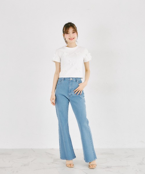 tocco closet（トッコ　クローゼット）の「バックシアーリボン付きセミフレアストレッチデニムパンツ（デニムパンツ・レディース・インディゴブルー/ライトブルー・M）」の3枚目の写真