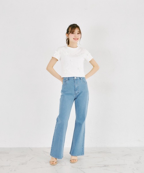 tocco closet（トッコ　クローゼット）の「バックシアーリボン付きセミフレアストレッチデニムパンツ（デニムパンツ・レディース・インディゴブルー/ライトブルー・M）」の4枚目の写真