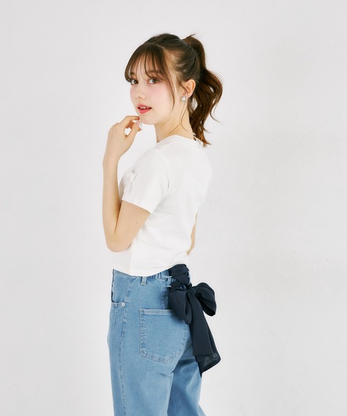 tocco closet（トッコ　クローゼット）の「バックシアーリボン付きセミフレアストレッチデニムパンツ（デニムパンツ・レディース・インディゴブルー/ライトブルー・M）」の8枚目の写真