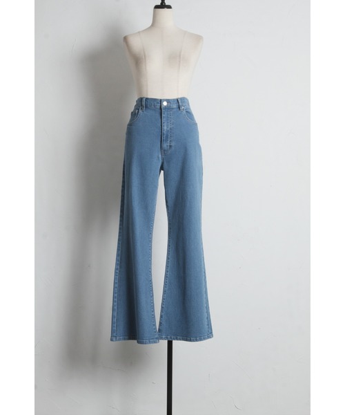tocco closet（トッコ　クローゼット）の「バックシアーリボン付きセミフレアストレッチデニムパンツ（デニムパンツ・レディース・インディゴブルー/ライトブルー・M）」の21枚目の写真
