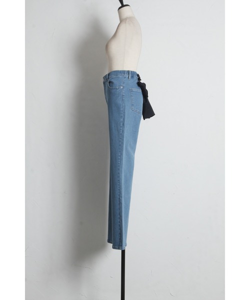 tocco closet（トッコ　クローゼット）の「バックシアーリボン付きセミフレアストレッチデニムパンツ（デニムパンツ・レディース・インディゴブルー/ライトブルー・M）」の22枚目の写真