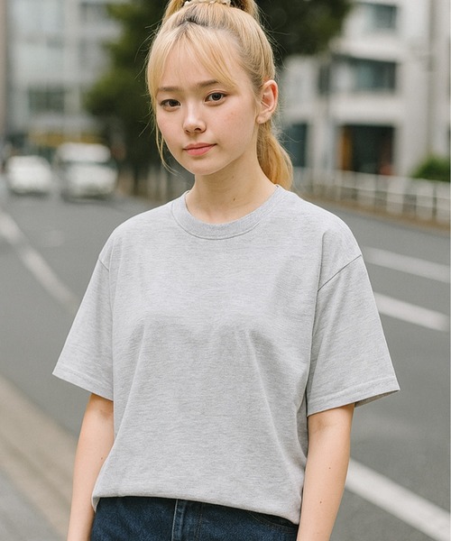 NEWTRAL PRODUCTS(ニュートラルプロダクツ)の「【NEWTRAL/ニュートラル】5.6oz半袖無地Tシャツ ユニセックス(Tシャツ/カットソー・レディース・ベージュ/ネイビー/ロイヤルブルー/ライトアッシュグレー/レッド/チャコールグレー/杢グレー/ダークグリーン/サックスブルー/スモークピンク・SMALL/MEDIUM/LARGE/X-LARGE)」の4枚目の写真