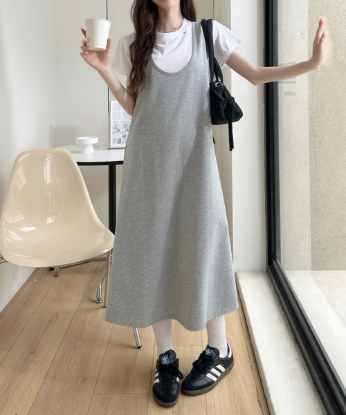 Ada.（エイダ）の「白トップス × Uネック ジャンパースカート セット（ワンピース・レディース・グレー/ブラック・FREE）」の4枚目の写真