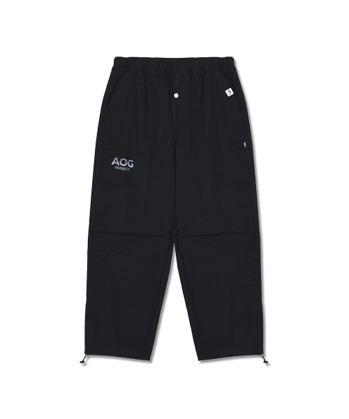 AOG PROJECT(エイオージープロジェクト)の「シグネチャーカーゴパンツ(ブラック)(その他パンツ・メンズ・ブラック・LARGE/X-LARGE)」の1枚目の写真