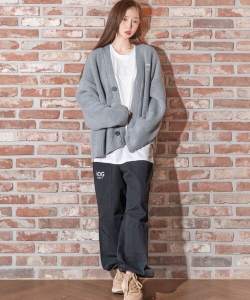 AOG PROJECT(エイオージープロジェクト)の「シグネチャーカーゴパンツ(ブラック)(その他パンツ・メンズ・ブラック・LARGE/X-LARGE)」の5枚目の写真