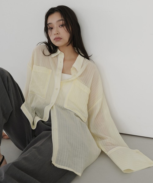 hellam(へラム)の「配色パイピング オーバーサイズシアーシャツ(Tシャツ/カットソー・レディース・ホワイト/ブルー/イエロー/ブラウン・FREE)」の4枚目の写真