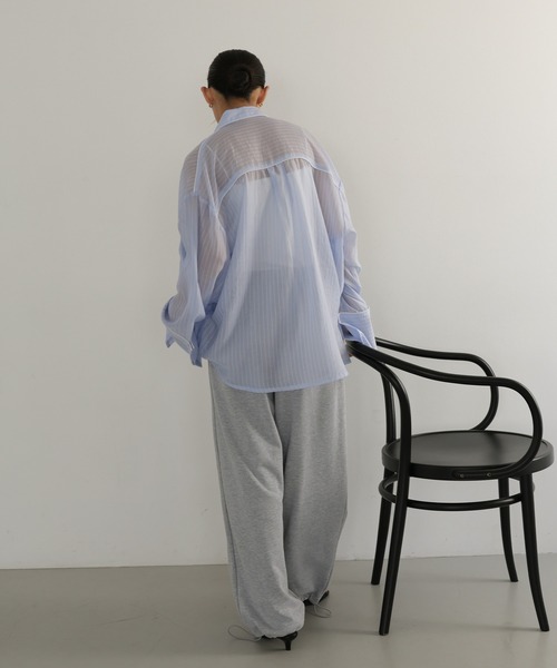 hellam(へラム)の「配色パイピング オーバーサイズシアーシャツ(Tシャツ/カットソー・レディース・ホワイト/ブルー/イエロー/ブラウン・FREE)」の22枚目の写真