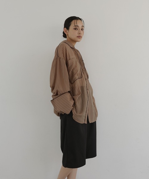 hellam(へラム)の「配色パイピング オーバーサイズシアーシャツ(Tシャツ/カットソー・レディース・ホワイト/ブルー/イエロー/ブラウン・FREE)」の7枚目の写真