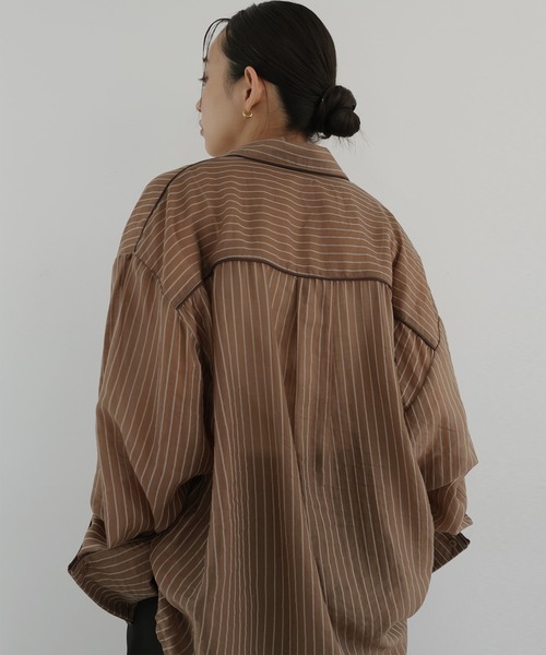 hellam(へラム)の「配色パイピング オーバーサイズシアーシャツ(Tシャツ/カットソー・レディース・ホワイト/ブルー/イエロー/ブラウン・FREE)」の8枚目の写真