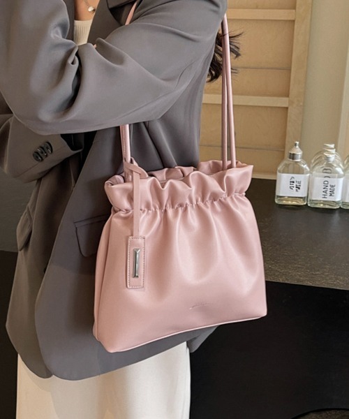 Miniministore(ミニミニストア)の「ギャザートートバッグ フリル肩掛けバッグ(トートバッグ・レディース・ピンク/キャメル/アイボリー/ブラック・FREE)」の4枚目の写真
